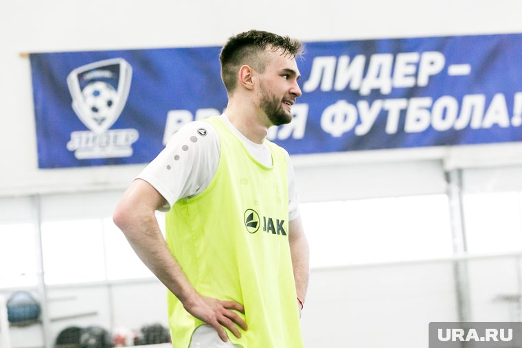 Игроки футбольного клуба в этот день одержали победу со счетом 4:1