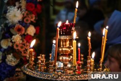 Совершенно черная икона Серафима Саровского очистилась и засияла позолоченным полем, уверяет глава муниципалитета