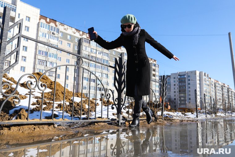 Огромные лужи появились в городе