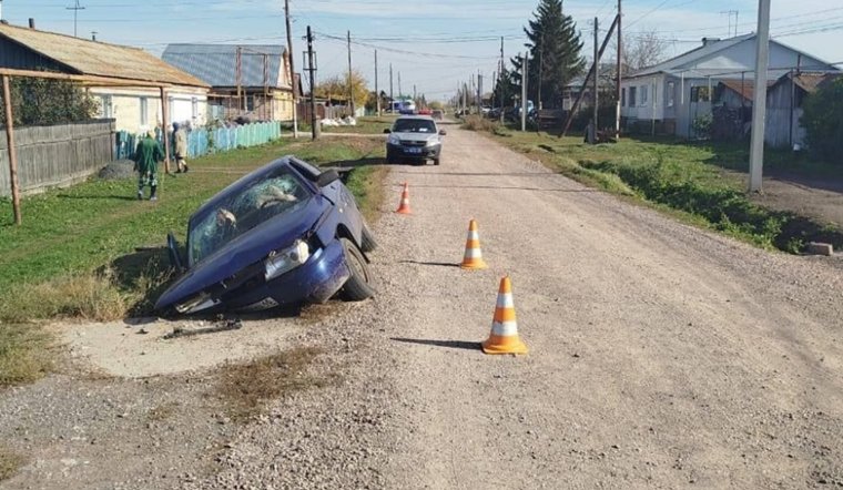 Легковушка улетела в кювет