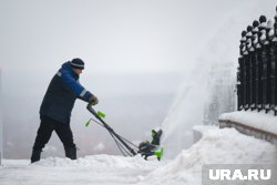 На центральных улицах работают дворники