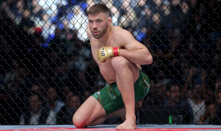 Дю Плесси — первый и единственный чемпион из Южной Африки в истории UFC