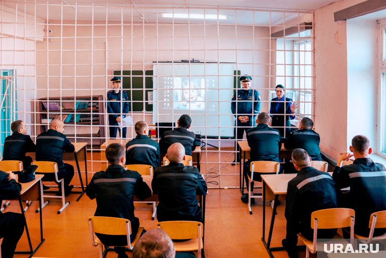 Продолжается и работа по организации получения осужденными высшего образования