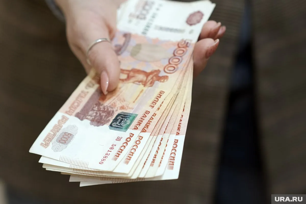 С каждой операции злоумышленники удерживали 11% в качестве комиссии