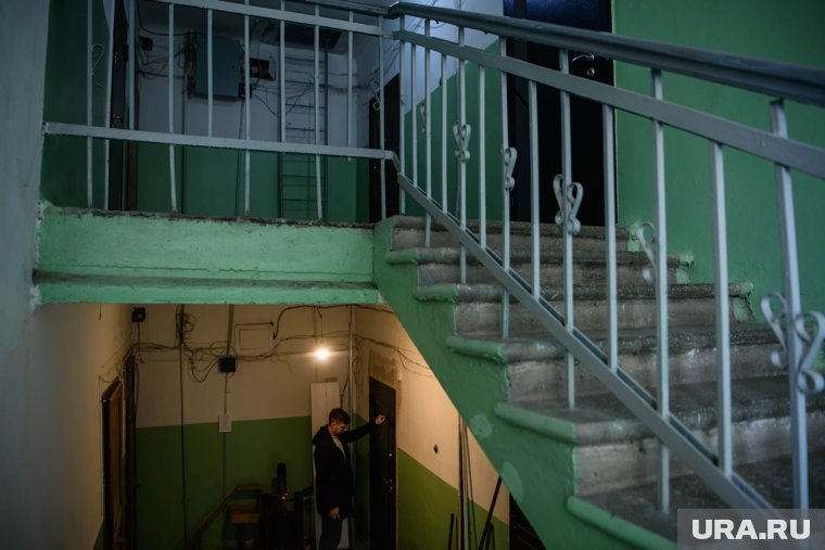 За курение в подъезде смогут оштрафовать на 15 тысяч рублей после возможного принятия закона