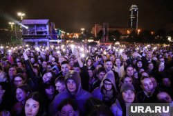 Хедлайнеры выйдут на сцену в 19:00