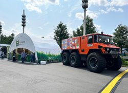 Курганский вездеход «Бурлак» украсил выставку на ВДНХ в Москве