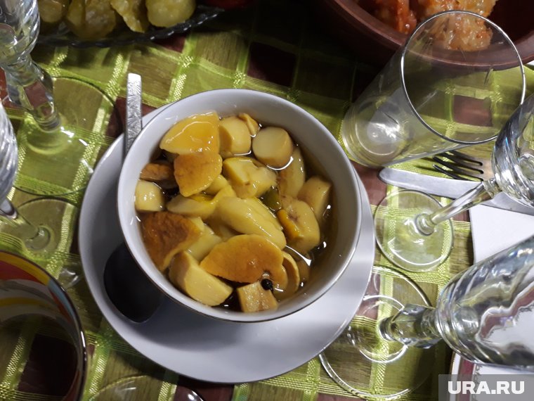 Маринованные рыжики подойдут к любому празднику