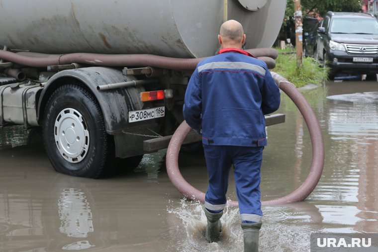 Несмотря на стабилизацию, откачка воды продолжается