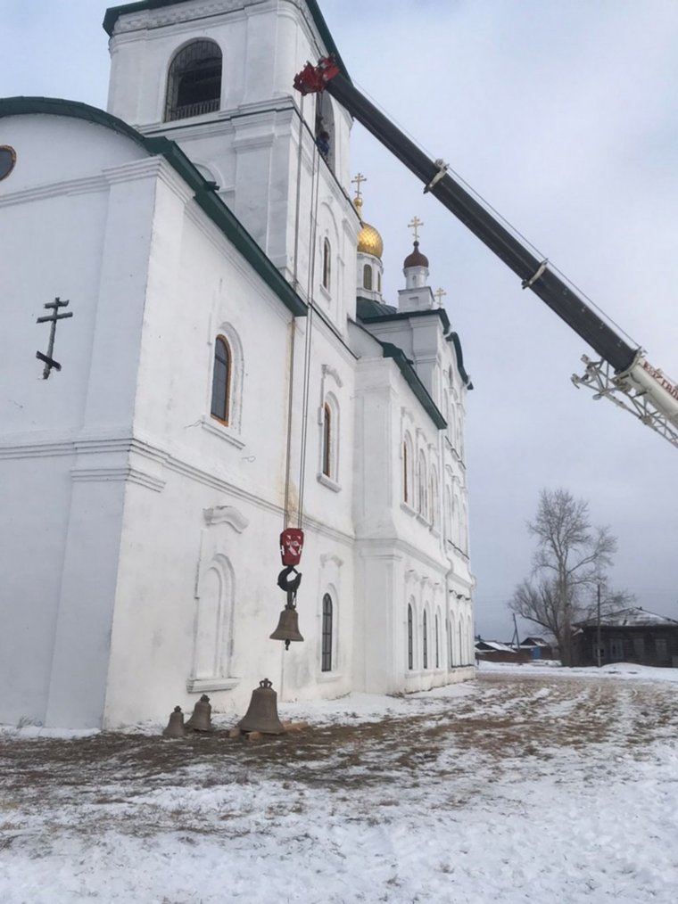 Никольский храм расположен в селе Усть-Суерское, куда съехались паломники из Тюмени, Челябинска и Кургана