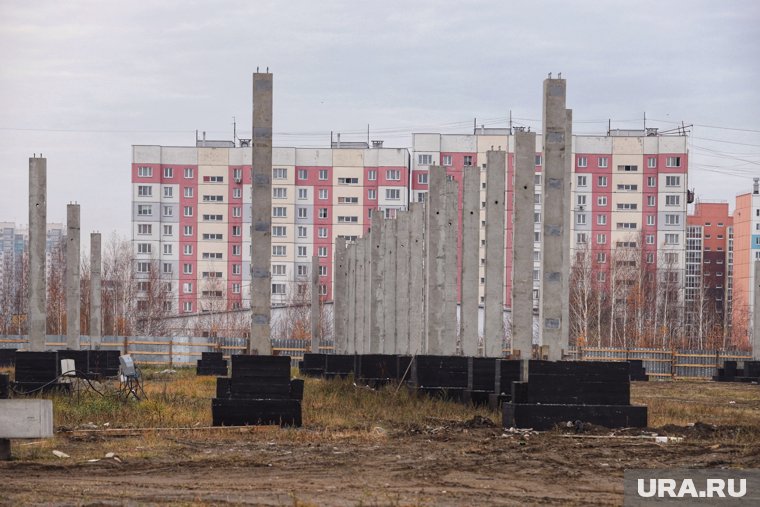 Власти Кургана требуют от владельца недостроенного ТРЦ более миллиона рублей за пользование участком