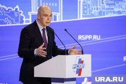 При распределении по окончании института Силуанов попросил направить его в Минфин РСФСР