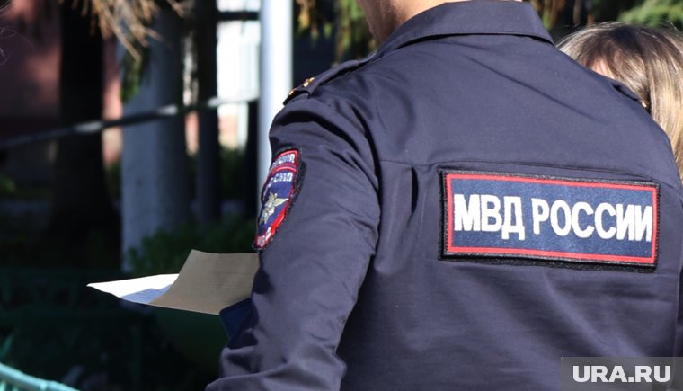 Полицейские установили подозреваемых в повреждении машины