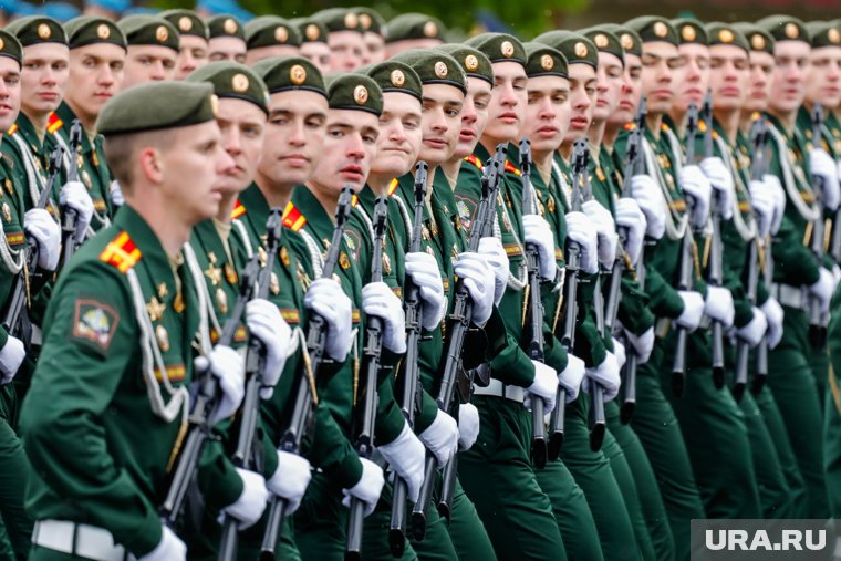 Немецкий политик впечатлен участием молодых курсантов в параде