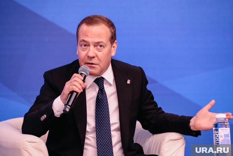 Дмитрий Медведев заявил, что нормализация российско-американских отношений невозможна