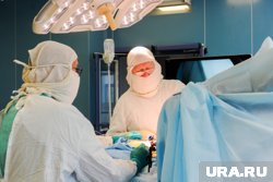Сургутские онкологи удалили пациенту опухоль размером с футбольный мяч