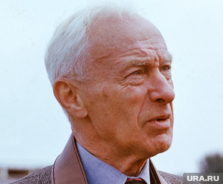 Роман Кармен — советский режиссер и оператор документального кино