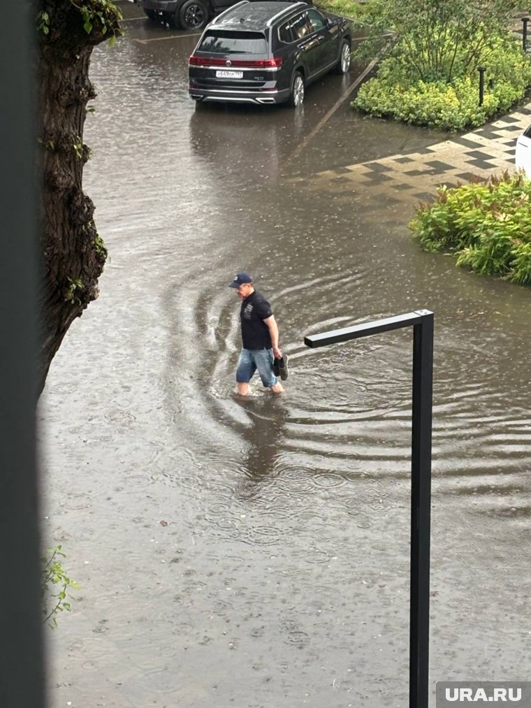Савеловская улица в Москве тоже ушла под воду