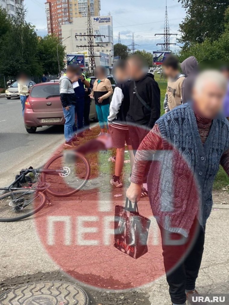 Велосипедист пересек перекресток на запрещающий сигнал светофора
