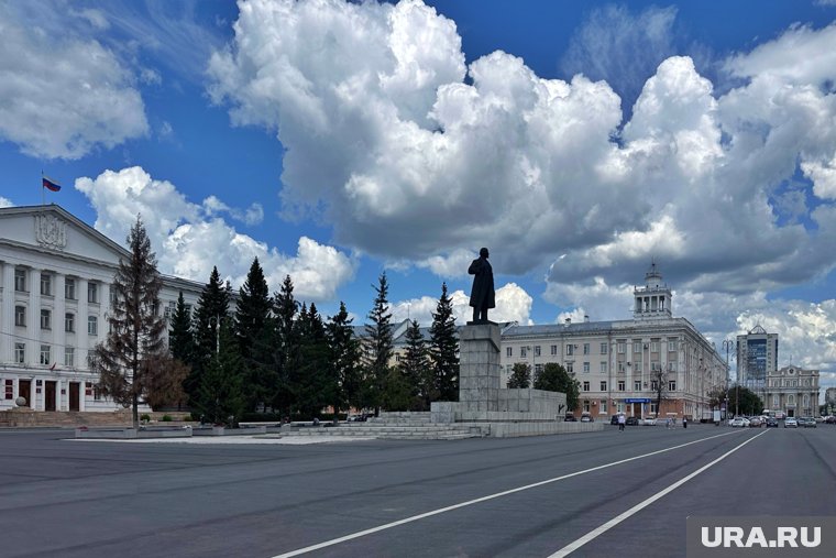 Площадь Ленина в Кургане является крупнейшей на Урале