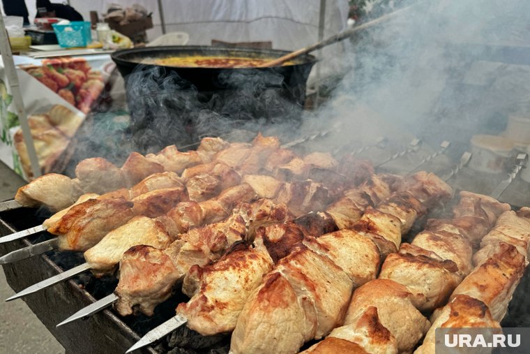 Заведения предлагают шашлык не только из мяса, но и рыбы