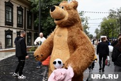 Детей и взрослых ждет парад ростовых кукол 
