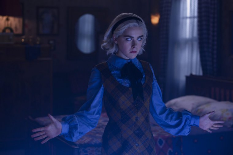 «Леденящие душу приключения Сабрины» (Chilling Adventures of Sabrina) — американский сериал в жанрах ужасы, фэнтези, триллер, драма, детектив