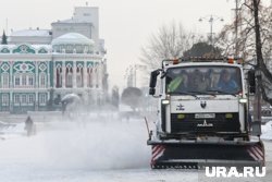 За сутки было использовано 34 тонны гололедной смеси и песка