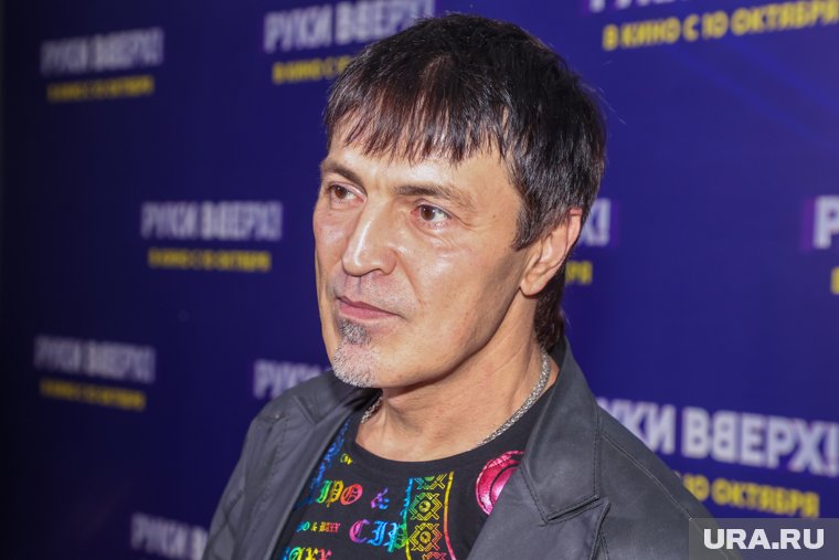 Алексей Потехин был участником группы «Руки Вверх!» до 2006 года