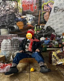 Житель Кургана продает атрибутику для “бомж-вечеринки”