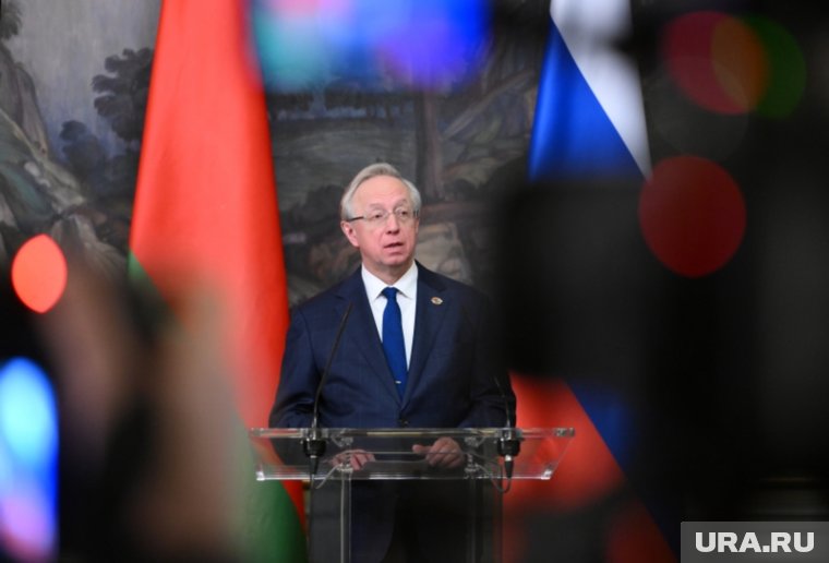 Галузин отмечал, что Россия ратует за мирное урегулирование конфликта, а Киев и Запад продолжают военную инициативу