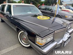 Михаила Шуфутинского по Екатеринбургу возят на Cadillac