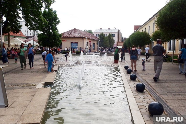 Пиештяны — курортный город в западной Словакии, расположенный на берегу реки Ваг