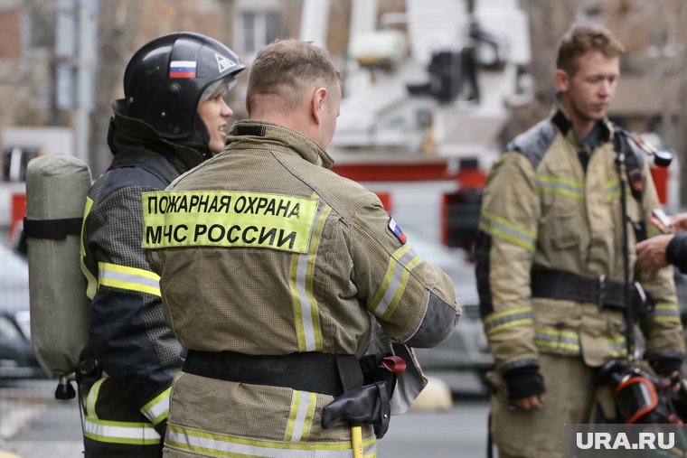 МЧС потушили пожар на парковке в Москве