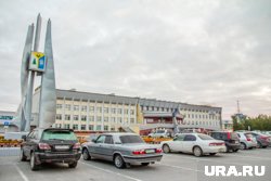 В Нижневартовск сел самолет из-за отказа двигателя 