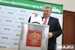 Сможет ли руководитель КПРФ Зырянов победить Шумкова на выборах губернатора