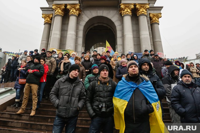 Американский телеканал показал пасхальную службу в Киеве, обозначив его как российский город