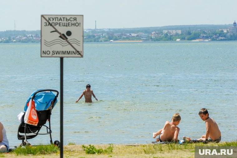 Ребенок купался с друзьями без присмотра взрослых