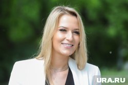 Яна Лантратова предложила ввести карту для приобретения педагогами литературы