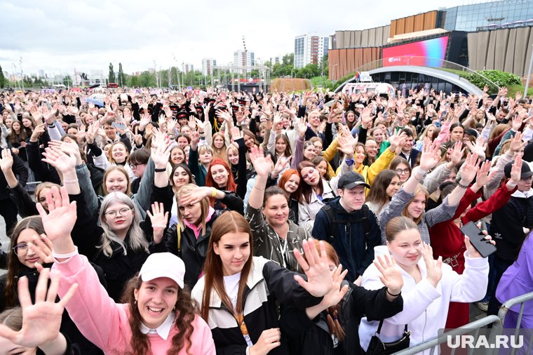 Новый Уренгой, Ноябрьск и Надым отметили Дни рождения