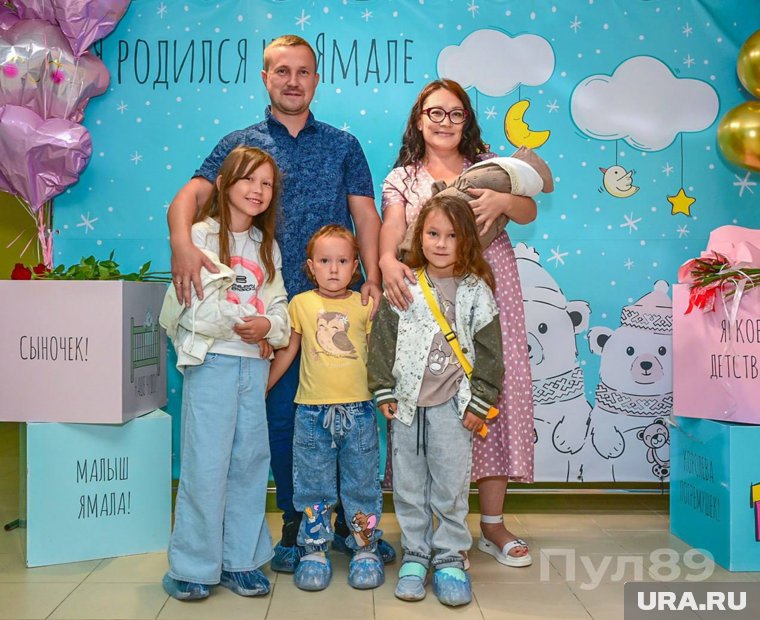 В Новом Уренгое родился тысячный малыш в этом году