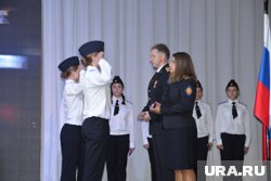 На торжественной линейке кадеты дали присягу 