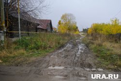 После дождя на дорогах образовались колеи