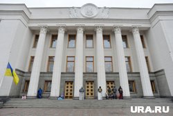 Взрывная волна повредила административные здания украинского парламента