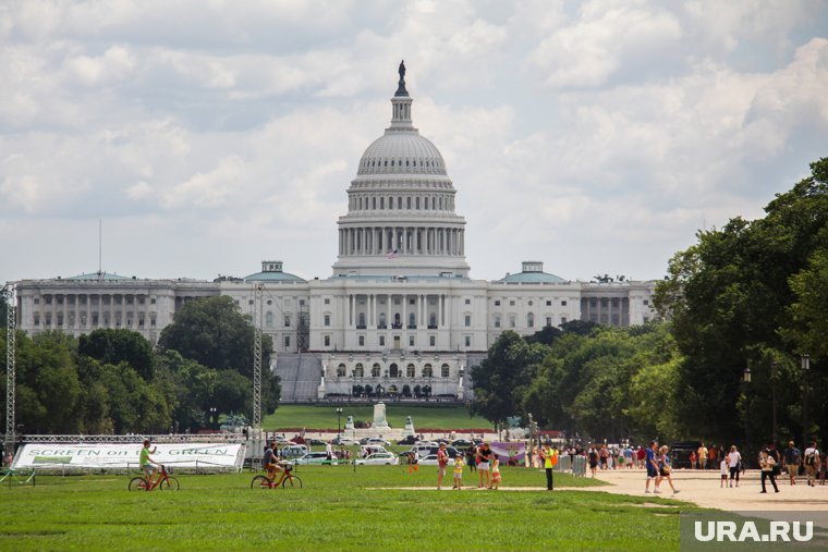 Комитет сената США удалил доклад о предполагаемой им связи России с Трампом