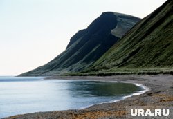 Командорскими островами и ближайшими островами США расстояние в 379 километров