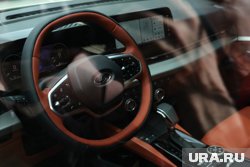 Денис Мантуров на своем примере оценил удобство салона новой Lada Azimut
