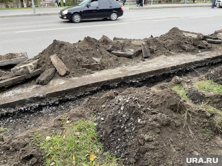 В Кургане заменят старые бордюры на новые и выпрямят участок дороги у Центрального парка