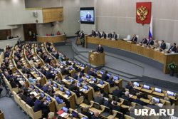 Согласно законопроекту, лиц, уехавших за границу, будут привлекать к административной ответственности за дискредитацию ВС РФ