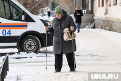 Пенсионерка ушиблась из-за гололеда